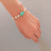 Capa 3 Pulsera con corazón turquesa