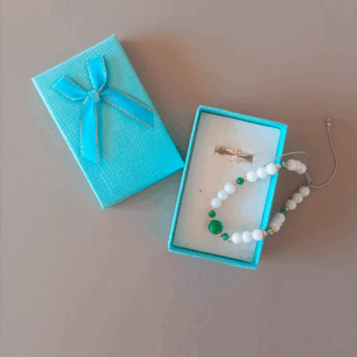 Capa 35 Pulsera de cuentas blancas y verdes