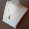 Collar de oro con osito