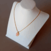 Collar de flor enmarcada